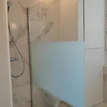 Large 800m From The 90 Square Meters 公寓 *