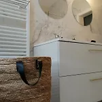 公寓 Large 800m From The 90 Square Meters *