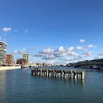 公寓 Large 800m From The 90 Square Meters *