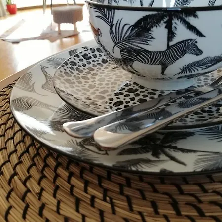 Large 800m From The 90 Square Meters Lägenhet Oostende