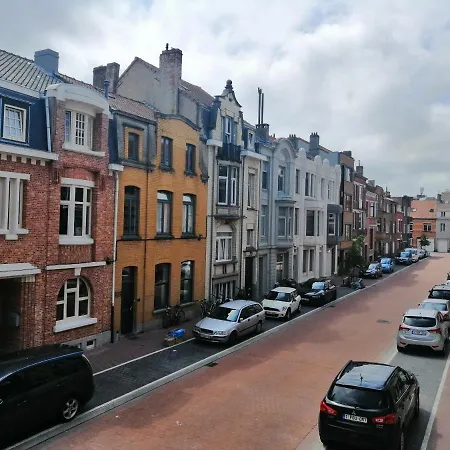 Large 800m From The 90 Square Meters Apartment *