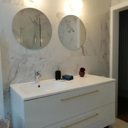 Διαμέρισμα Large 800m From The 90 Square Meters Οστένδη